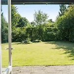 2 Bedroom Lovely In Semesterbostad Dronningmølle