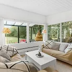 2 Bedroom Lovely In Semesterbostad