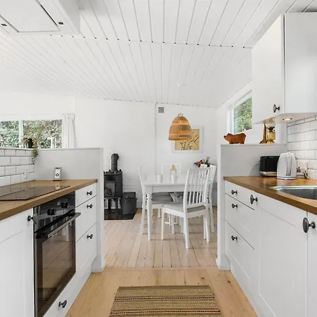 2 Bedroom Lovely In * Dronningmølle