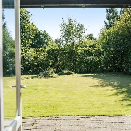 2 Bedroom Lovely In Ferienhaus Dronningmølle