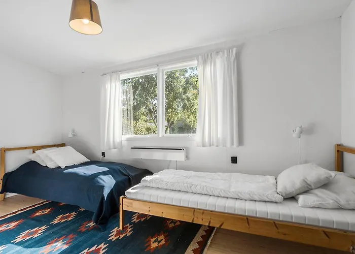 Nyaraló 2 Bedroom Lovely In Dronningmølle