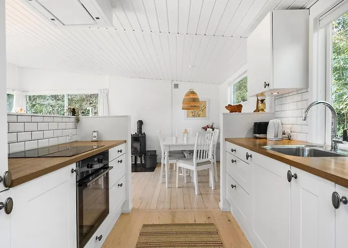 2 Bedroom Lovely In * Dronningmølle