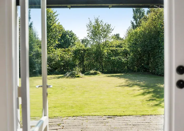 2 Bedroom Lovely In Nyaraló Dronningmølle